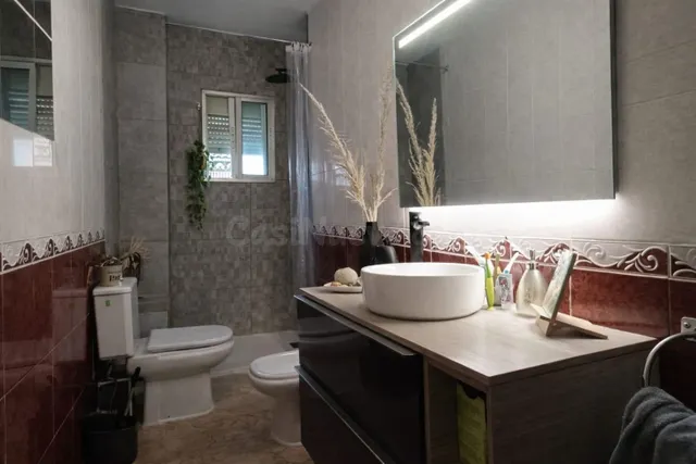 Piso Reformado en Mejostilla, Cáceres - Ideal para Entrar a  - foto 3