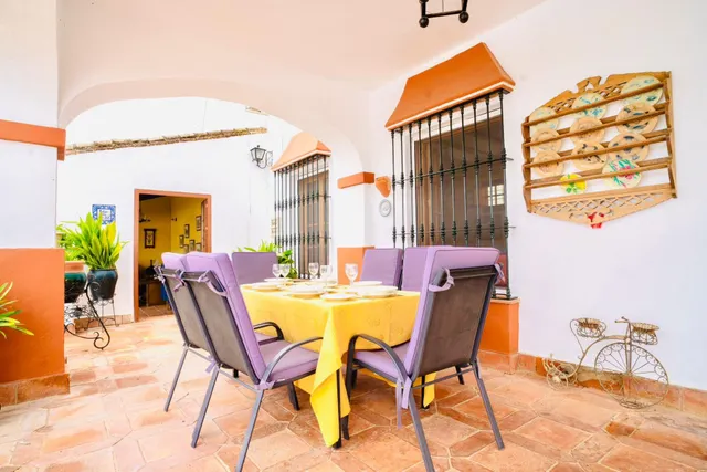 VENTA CASA CON TERRENO, PISICINA Y RESTAURANTE. — 18
