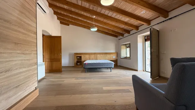 EXCLUSIVA CASA RÚSTICA CON JARDÍN, PISCINA Y VISTAS ABIERTAS — 22