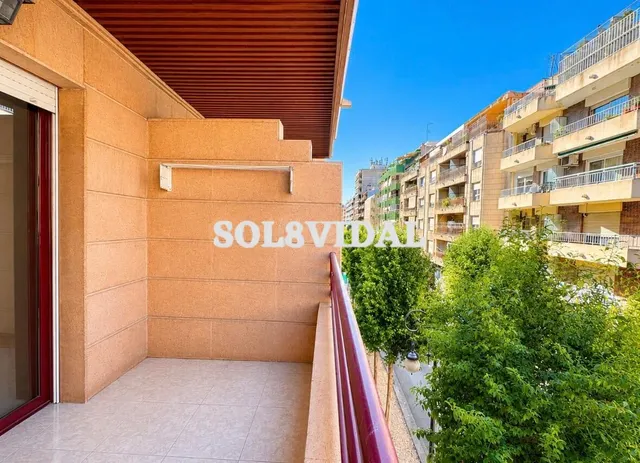 PRECIOSO PISO EN EL CENTRO DE ORIHUELA - foto 3