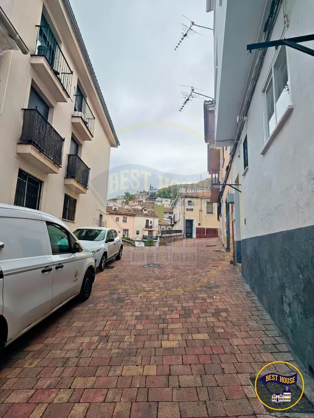 VIVIENDA TOTALMENTE REFORMADA EN TIRADORES BAJOS — 41