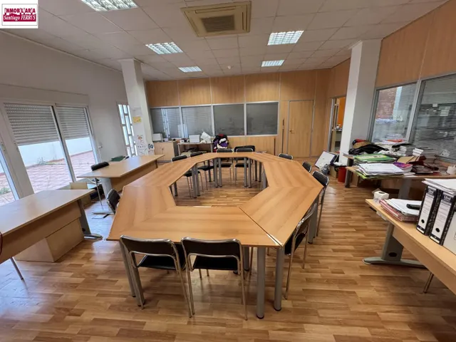 VENTA  DE LOCAL COMERCIAL EN BENIFAIO (VALENCIA) — 2
