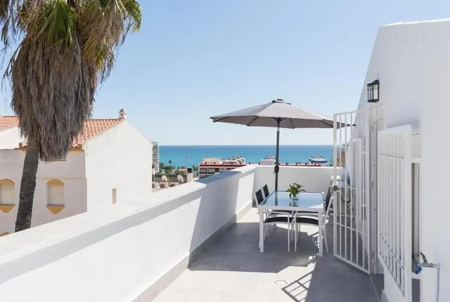 Amplio adosado 4 dorm .ideal familias,cerca colegios y playa.Torrequebrada — 3