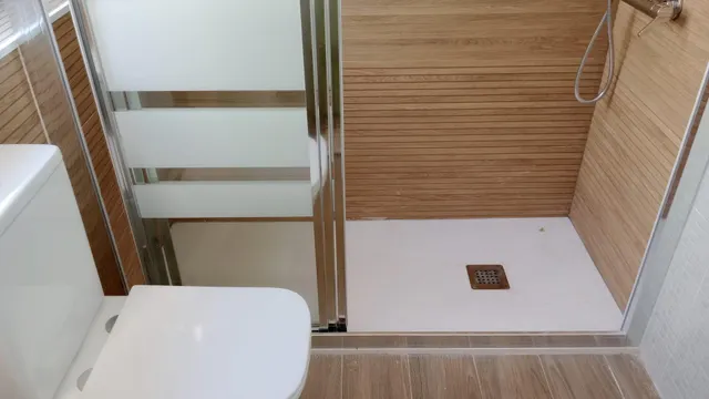 Impresionante Ático -Dúplex reformado de lujo y vistas magnificas al mar y bahía de Benidorm. — 32
