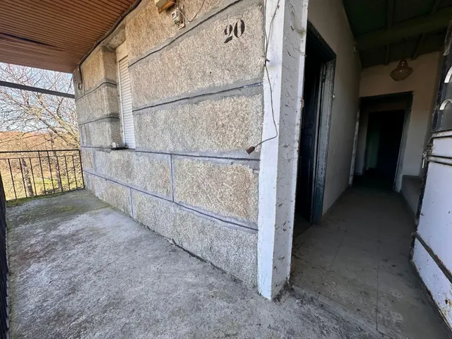 Casa de piedra a reformar. CALVOS (Taboadela) a 3km. Polígono. — 7