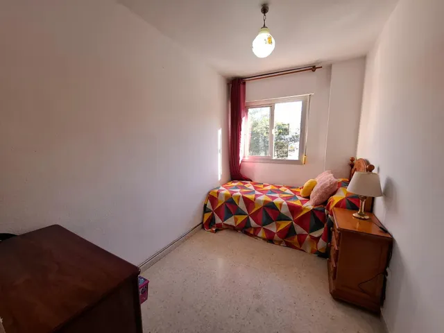 Piso de 80 m2 con ascensor en zona Rafael Alberti, Algeciras — 11