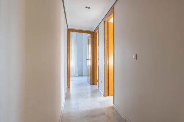 MAGNÍFICO PISO DE 4 DORMITORIOS CON GARAJE, PISCINA Y PÁDEL EN MAIRENA DEL ALJARAFE — 20