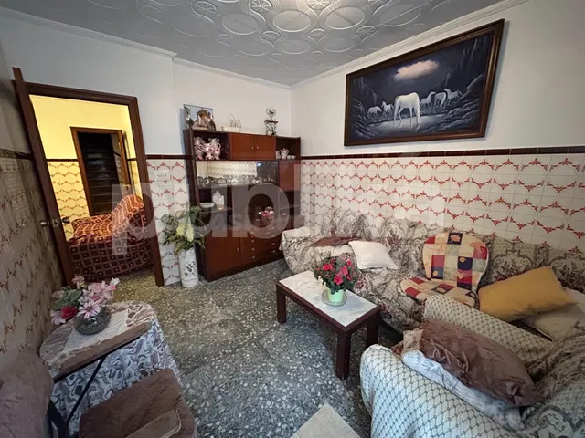 Vivienda unifamiliar con VADO en el corazón de Santa Pola - foto 2