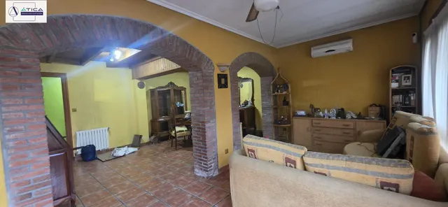 PROPIEDAD CON GRAN PARCELA URBANA, VARIAS construcciones Y FINCA RÚSTICA ANEXA — 7