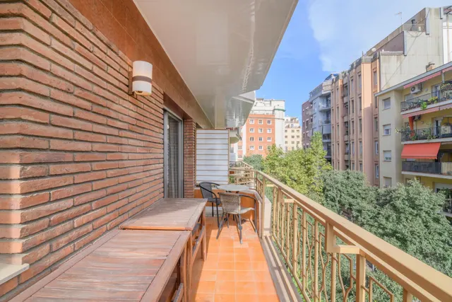 Amplio piso de 4 habitaciones con terraza, parking y trastero — 44