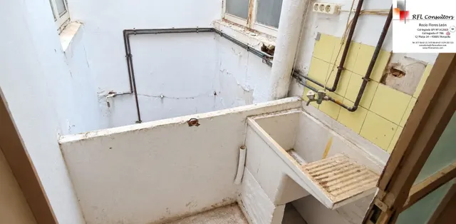 Gran casa para reformar en el centro de la población — 23