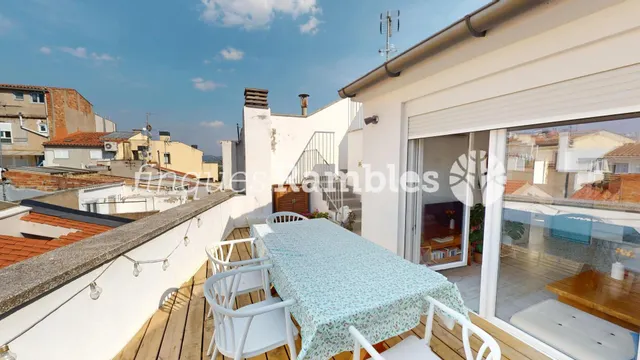 ESPECTACULAR ÀTIC, AMB DUES TERRASSES PRIVADES! - foto 2