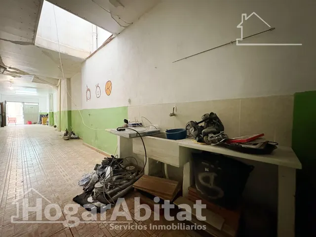 AMPLIA CASA PARA REFORMAR CON GARAJE Y TERRAZA EN EL CENTRO — 41