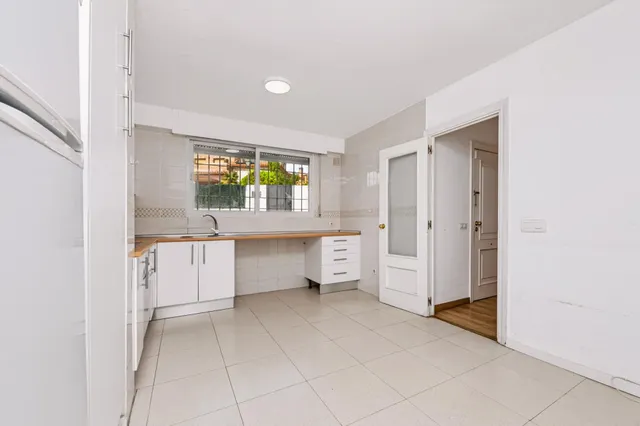 Chalet en pleno centro de Torrelodones, para disfrutar de la comodidad de tenerlo todo cerca sin renunciar al espacio de una vivienda unifamiliar. — 12