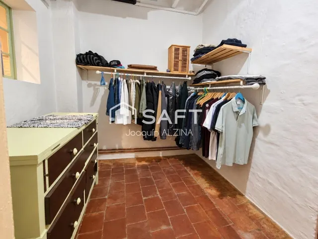 Casa céntrica con patio y 6 habitaciones en Mahón. — 22