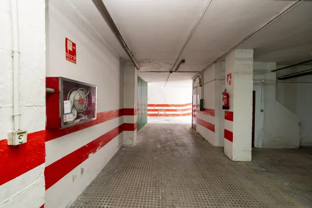 Plaza de garaje y trastero junto al Hospital de Traumatología — 5