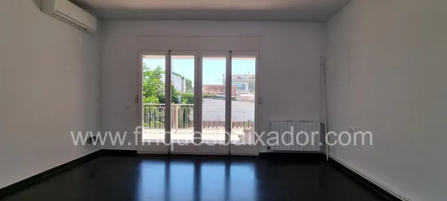 ¡FINQUES BAIXADOR PRESENTA ESTA CASA A 4 VIENTOS EN LA PLAYA! — 28