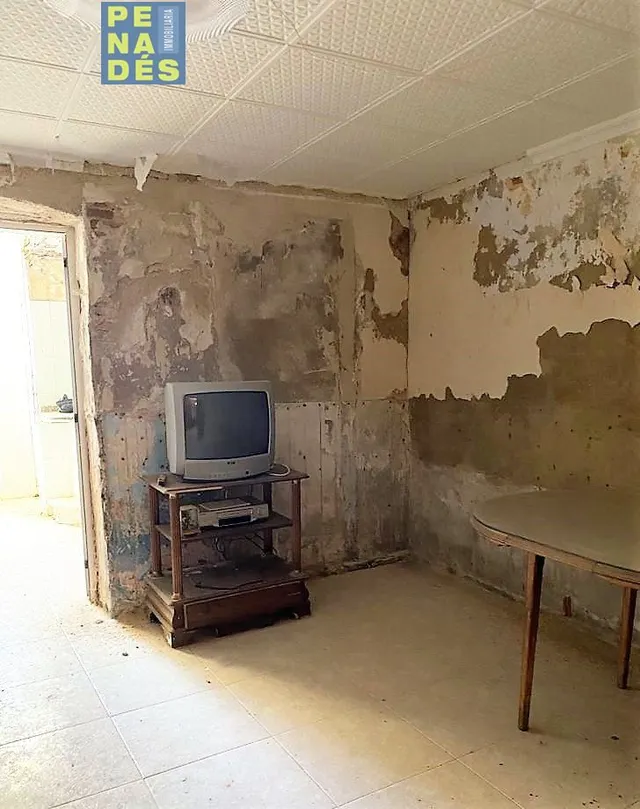 GRAN CASA PARA REFORMAR EN EL CENTRO DE AGULLENT — 2