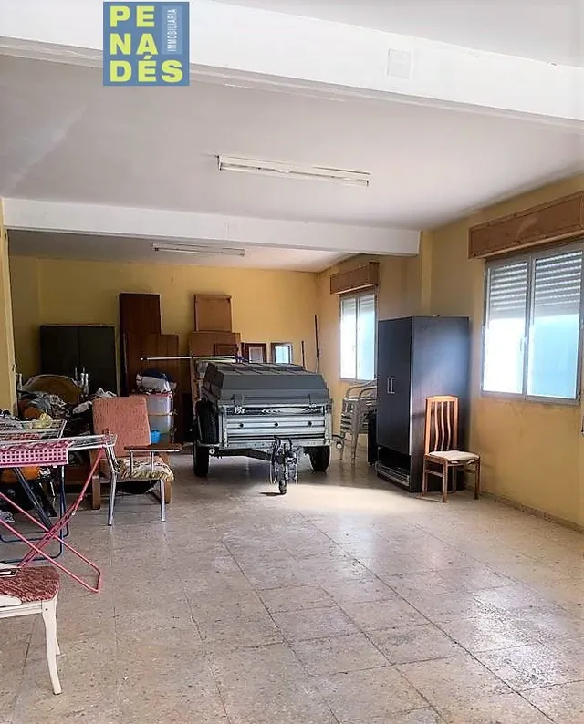 A ESCASOS METROS DEL CASCO URBANO. — 8