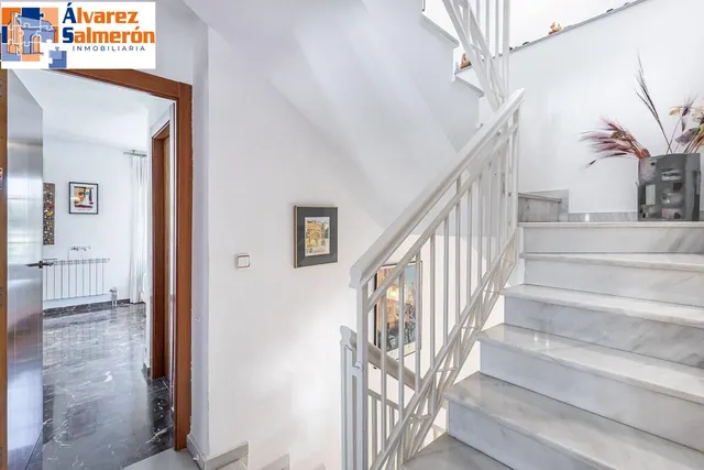 CASA PAREADA EN LA ZUBIA CON PISCINA, ZONA DE BARBACOA Y JARDÍN — 32