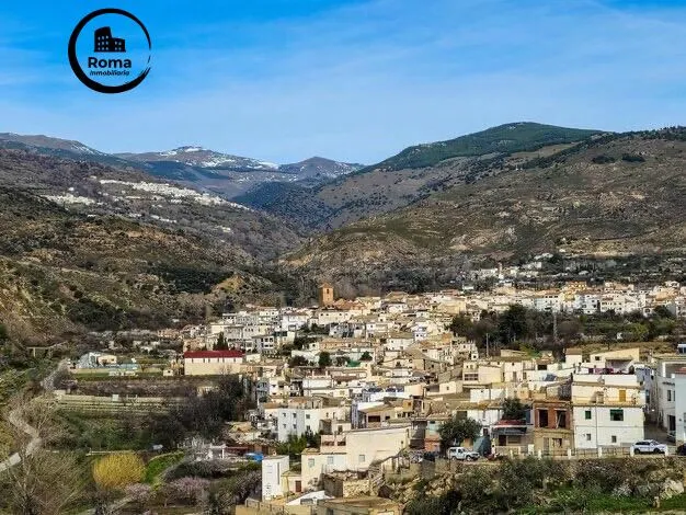 CASA CON VISTAS IMPRESIONANTES EN CADIAR, ALPUJARRA GRANADIN