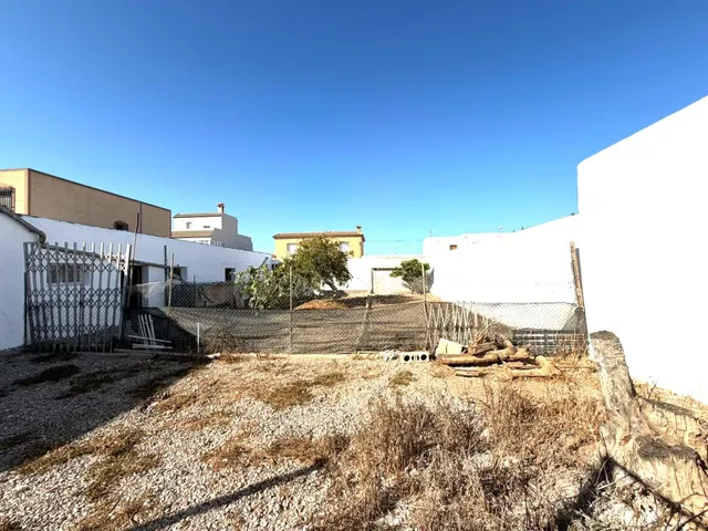 CASA DE PUEBLO CON GRAN PARCELA DE 636 m2, GARAJE Y MUCHAS POSIBILIDADES EN LAS NORIAS, EL EJIDO — 34