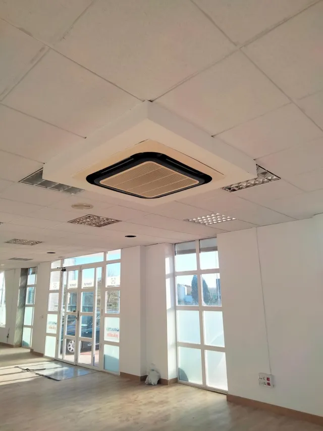 Espectacular local comercial de 420 m2 en una ubicación estratégica de Atarfe — 24