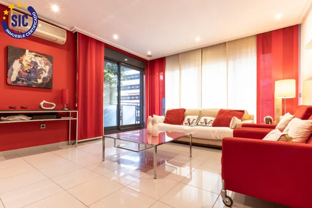 Exclusiva casa en calle Alacuás: espacio, diseño y máximo confort — 24