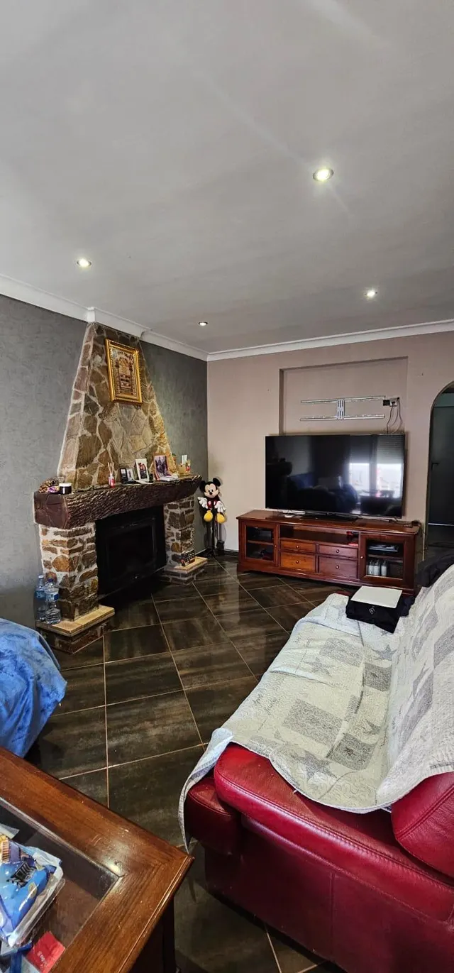 RESTAURANTE CON VIVIENDA SUPERIOR EN PLATJA DELS RIELLS — 19