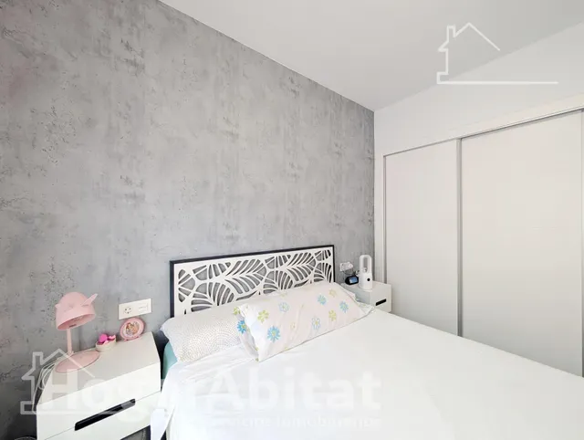 ¡Precioso Chalet! Seminuevo, amplio y luminoso, con piscina privada, garaje y jardín — 18