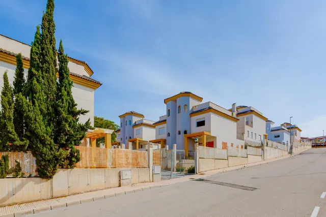 Villa Independiente en San Fulgencio, 3 dormitorios, 3 baños — 39