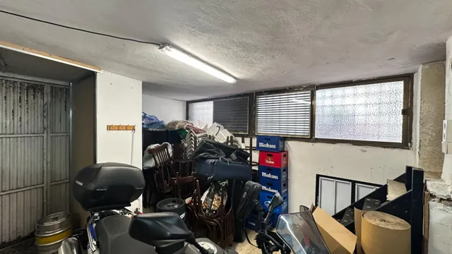 Local comercial 1 habitación 98m² en venta - Estacion de autobuses — 27