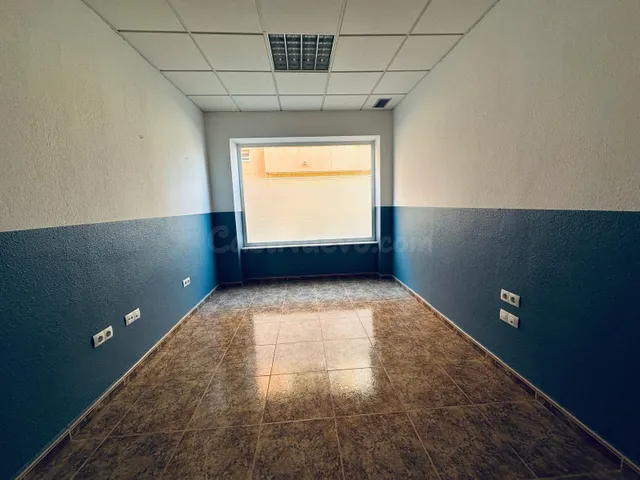 OPORTUNIDAD PARA NEGOCIO!!. ALQUILER DE LOCAL COMERCIAL EN E - foto 4