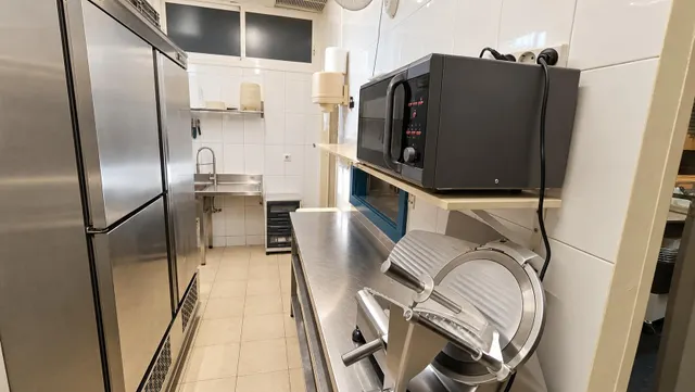 Pizzería para llevar en traspaso en Valencia | equipada | 49.000 € — 12