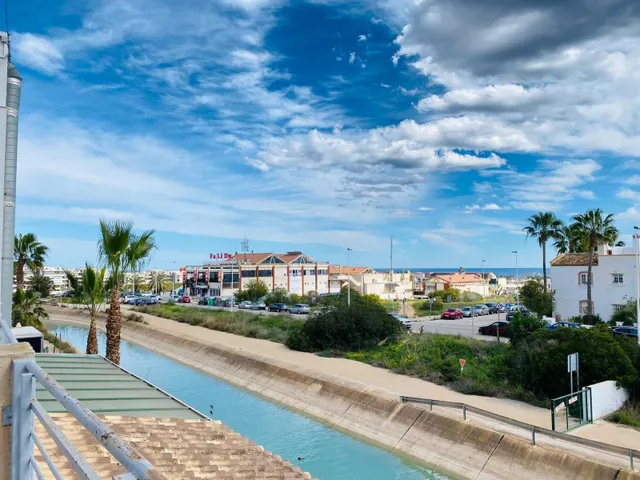 Local comercial 81m² en venta - Villamartín-Las Filipinas — 39