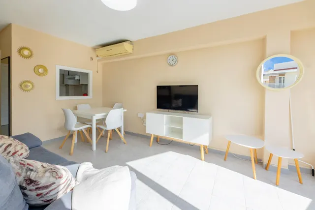 LUMINOSO APARTAMENTO CON VISTAS AL MAR A LA PLAYA DE DAIMÚS. — 6