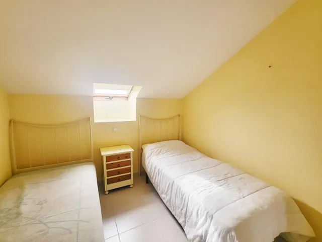 ÁTICO EXCLUSIVO CON VISTAS, TERRAZAS, PISCINA Y GARAJE – A 250 M DE LA PLAYA — 34