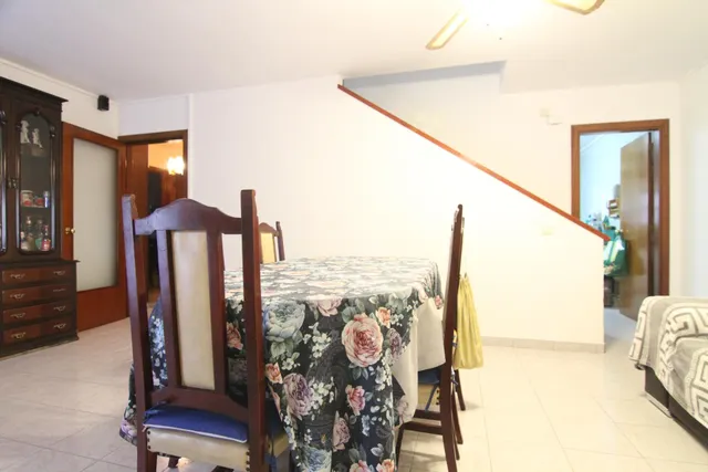 Casa a tres vientos con 4 habitaciones, amplio garaje y patio privado en el barrio de sant bernat — 11