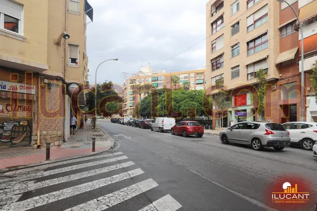 FANTASTICO  PISO CON REFORMA A ESTRENAR JUNTO AV. CONDE LUMIARES — 32