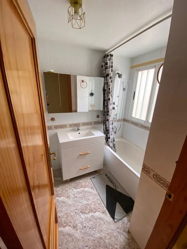 Amplio Piso en Águilas, Ideal para Familias — 19