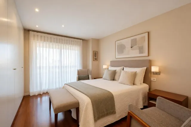 La luz también se vive fuera: tres dormitorios y una gran terraza en Pla del Real — 21