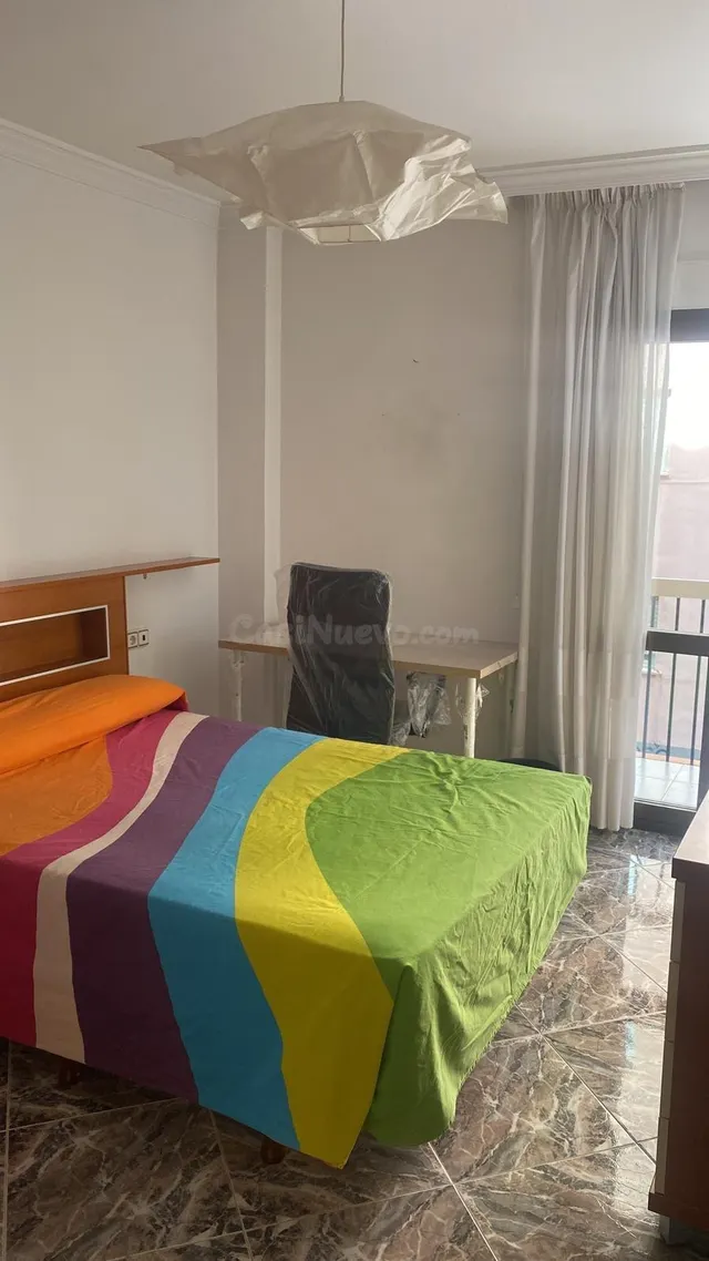 AMPLIO PISO DE 4 habitaciones EN CALLE DOCTOR PAREJA YÉBENES
