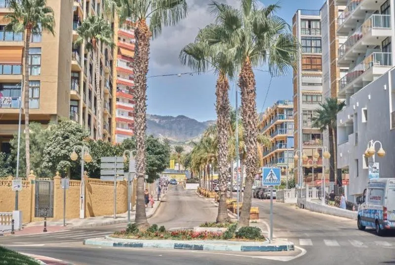 LOCAL EN VENTA CON INQUILINO BENALMÁDENA COSTA