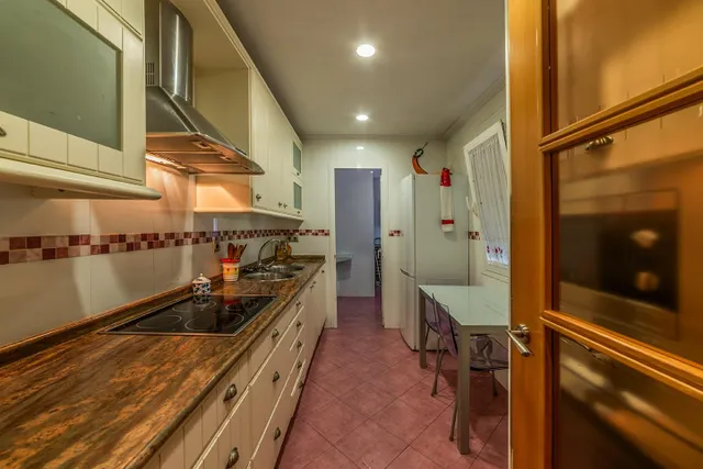 Piso reformado con piscina y garaje — 5