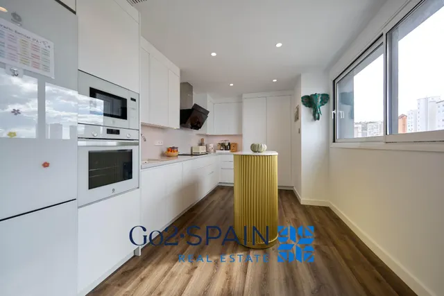 Piso en venta en Av del Mediterraneo — 30