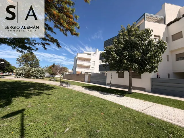 APARTAMENTO CON GARAJE Y PISCINA — 16