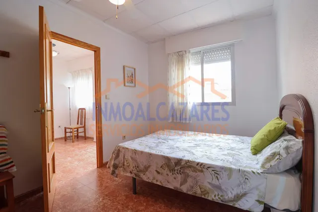 ¡A SOLO 1 MINUTO DE LA PLAYA! CÉNTRICO APARTAMENTO EN PRIMERA PLANTA DE 3 DORMITORIOS Y TERRAZA CON VISTAS AL MAR, EN LOS ALCÁZARES, MURCIA. — 31