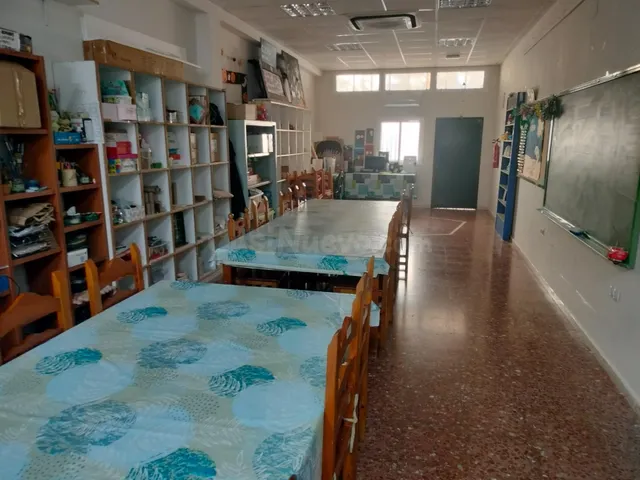 SE VENDE LOCAL COMERCIAL EN PUERTO REAL , ZONA BARRIADA 512 — 5