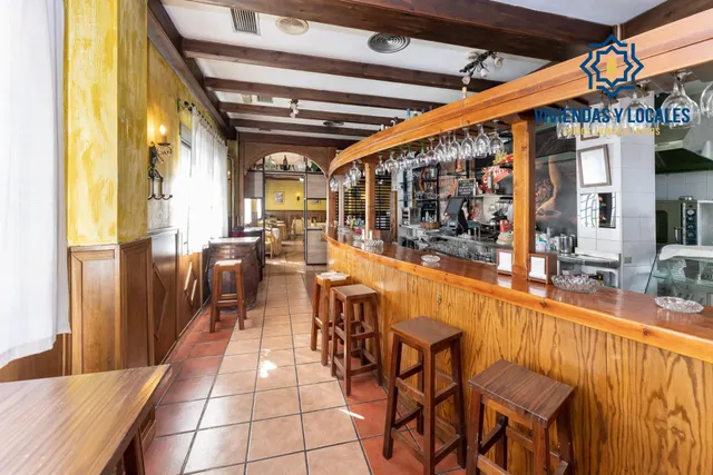 VENTA DE RESTAURANTE-ASADOR Y VIVIENDA EN ALBOLOTE (JUNCARIL - foto 2