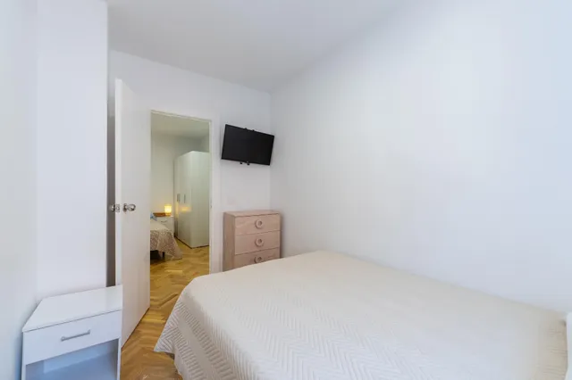 CASA ADOSADA DE PUEBLO REFORMADA EN PLEAHUSTAN 4 habitaciones, BAÑO Y CHIMENEA. — 24